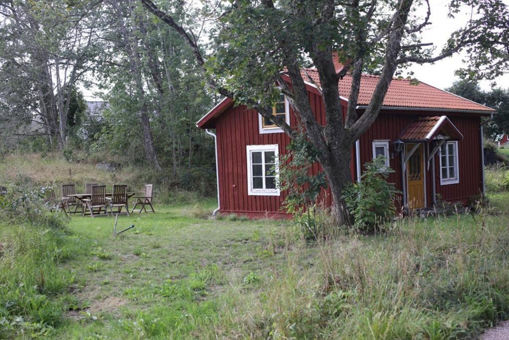 Sjoenaera Stuga Med Bat Och Bastu Ramkvilla المظهر الخارجي الصورة
